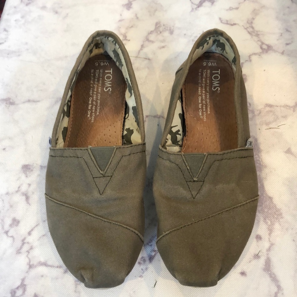 Toms